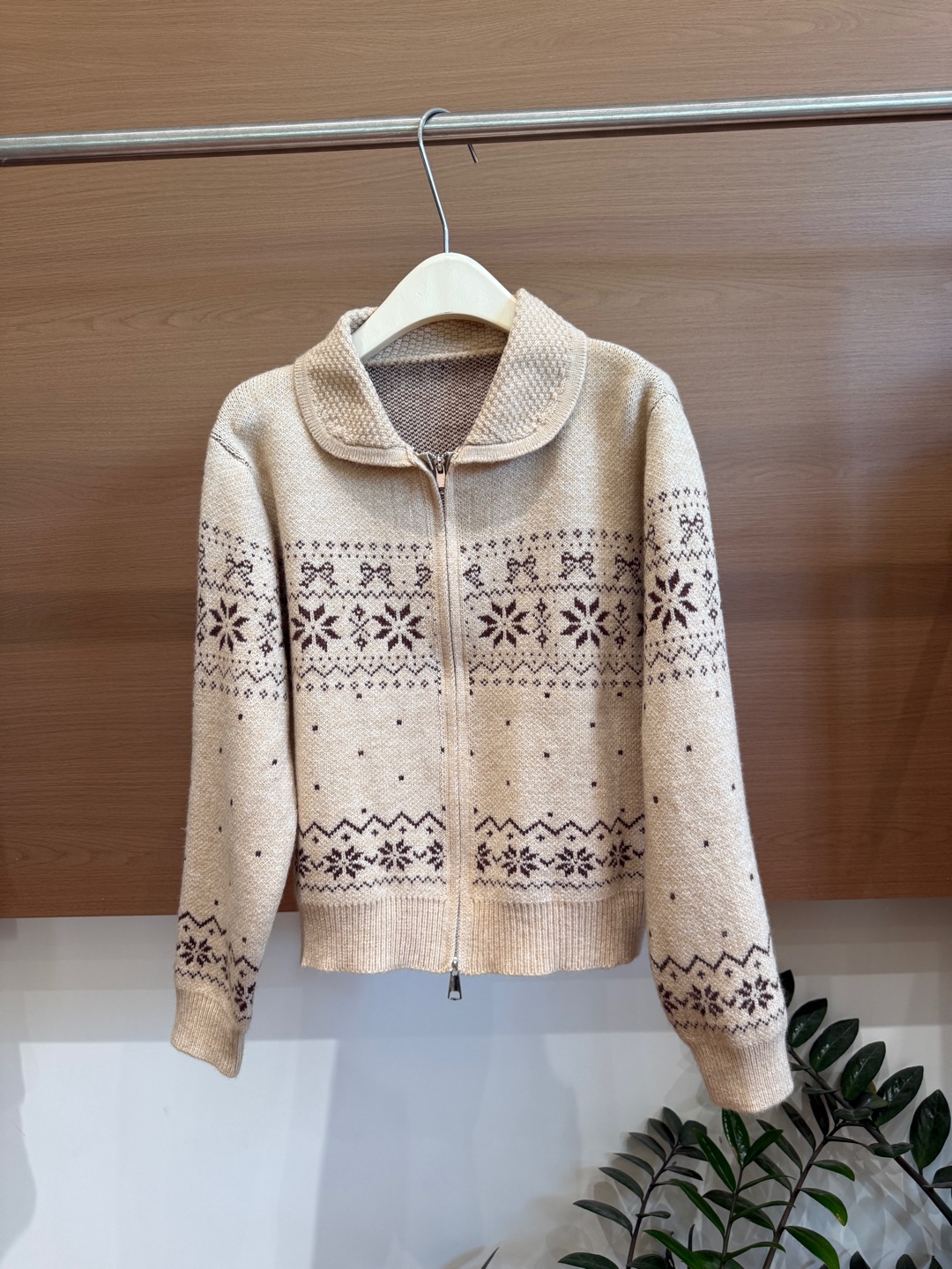 ژاکت بافتني طرح برف دانه 